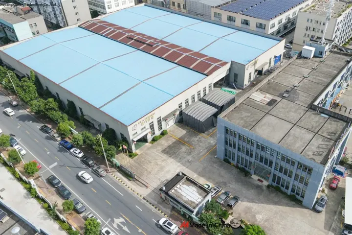 Widok z lotu ptaka na budynek firmy